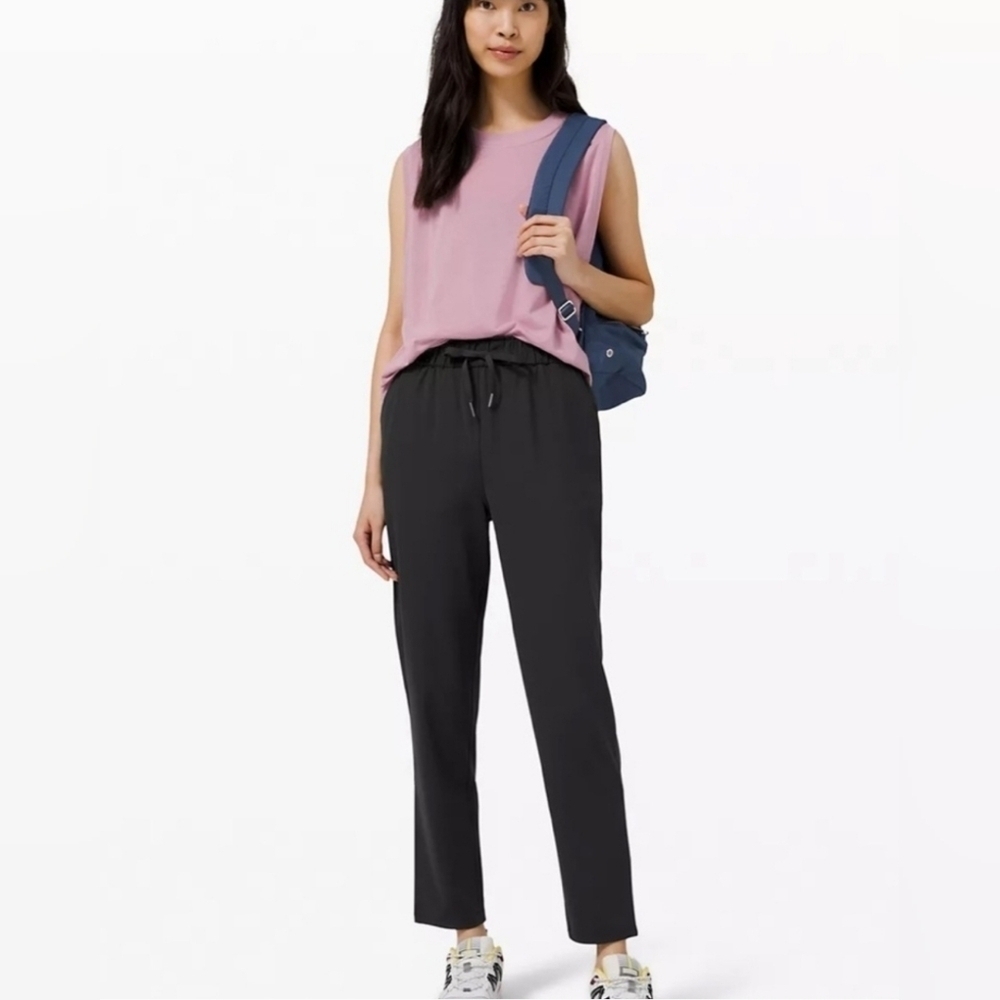 Lululemon On The Fly 7/8 Pants Joggers Athleisure Size 4 Minimalist